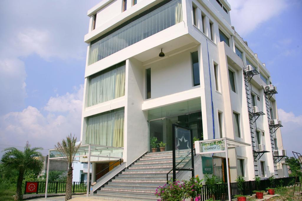 Hotel Highnest Singapperumalkovil Экстерьер фото